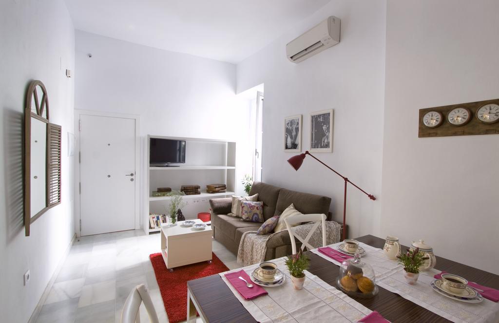 Apartamentos Plaza Pilatos Sevilla Exteriör bild