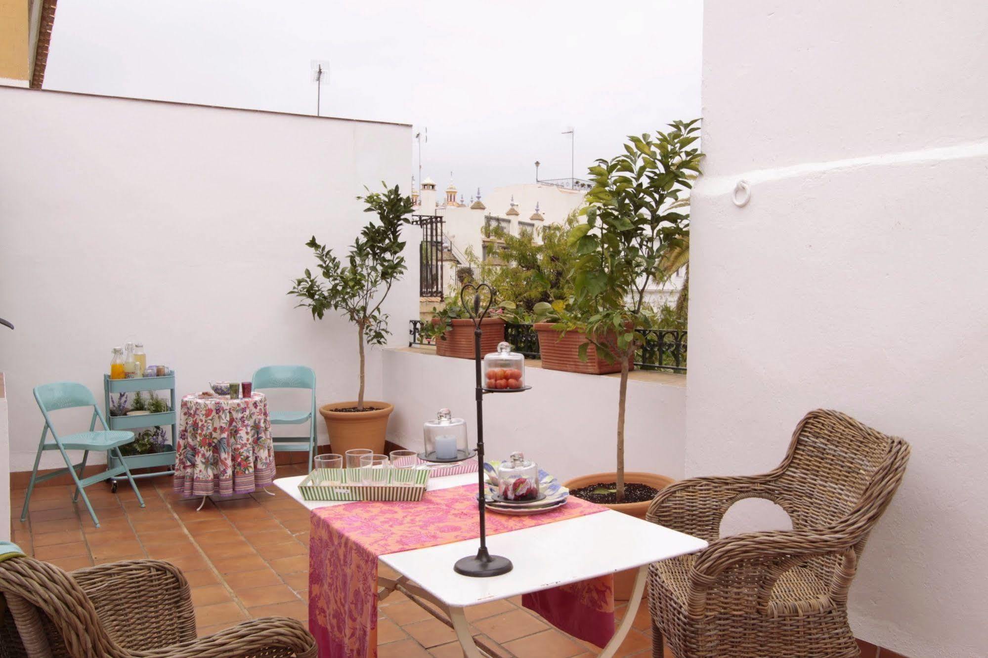 Apartamentos Plaza Pilatos Sevilla Exteriör bild